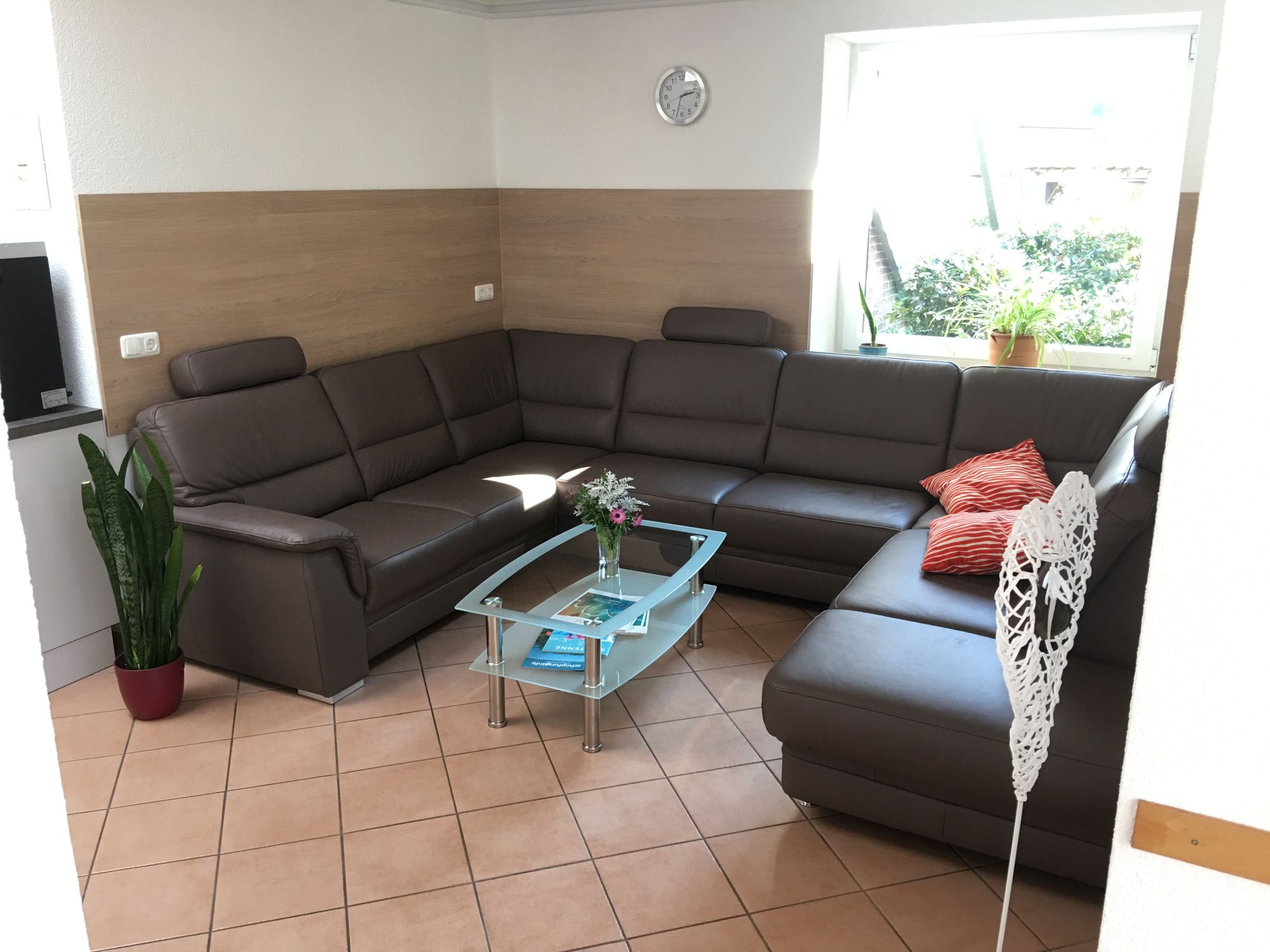 13_SZO_-_Innen_Atrium_Lounge