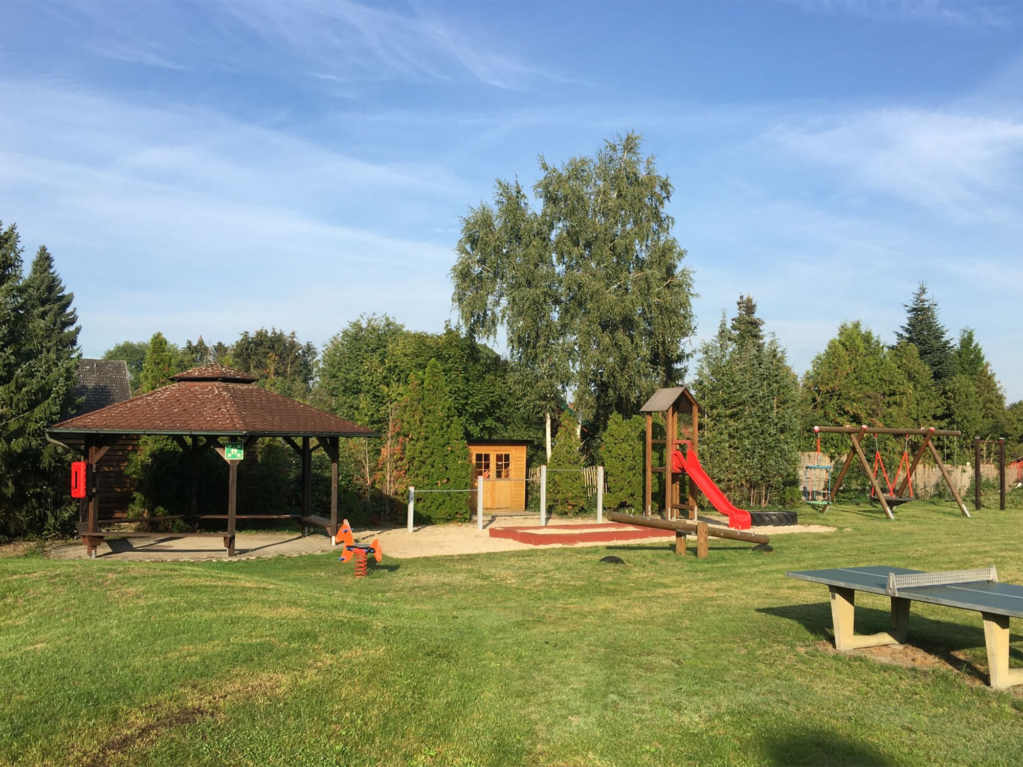 29_SZO_-_Aussen_Blickrichtung_Sandflaeche_fern