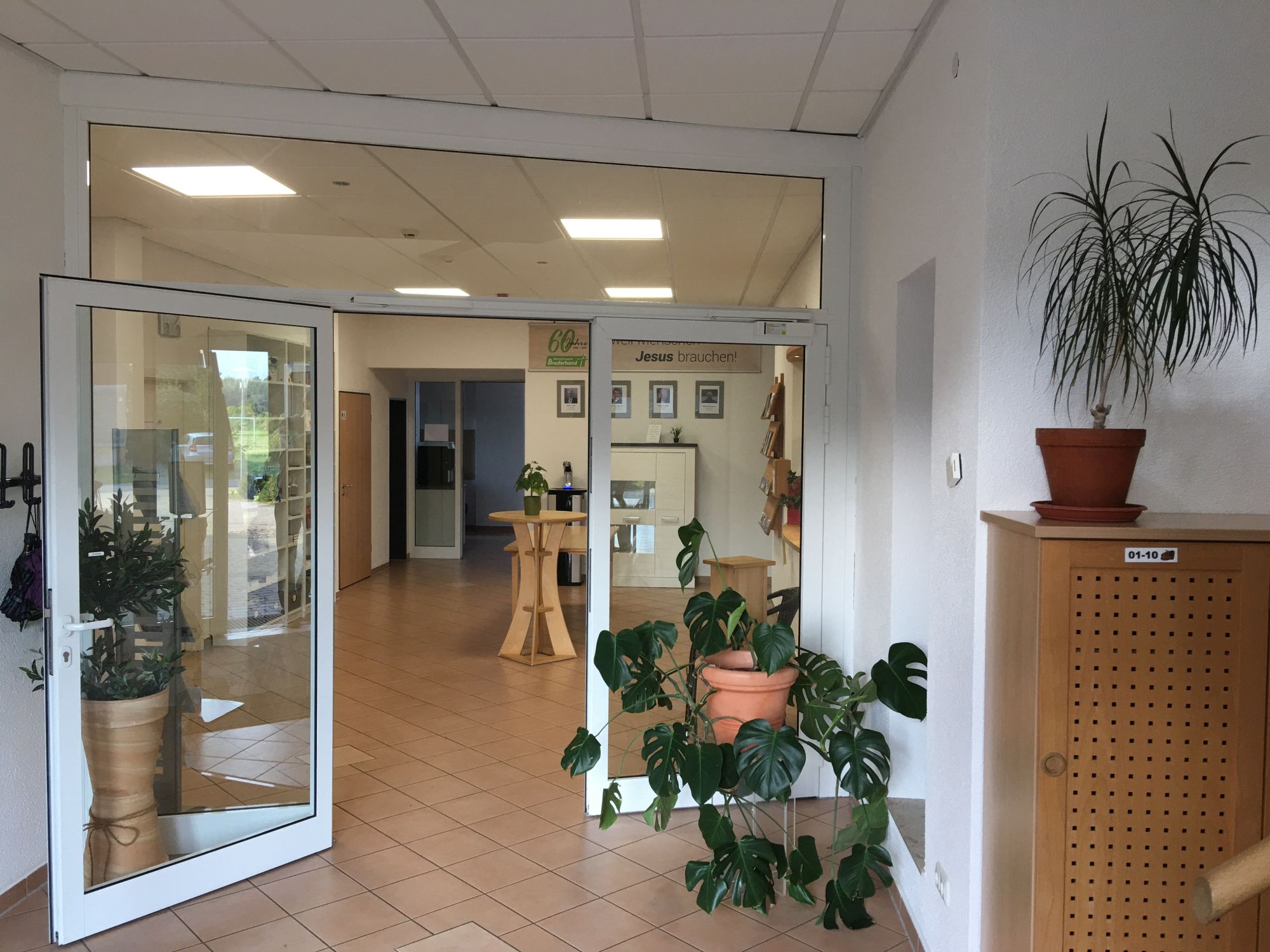 4_SZO_-_Innen_Eingangsbereich